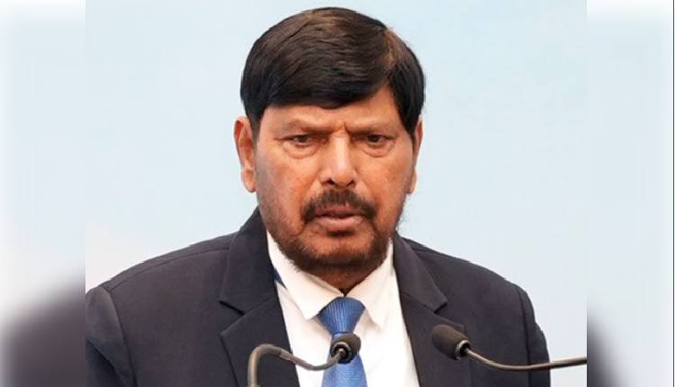 हातभट्टीची दारू अधिकृत करा;शासनाला महसूल मिळेल- रामदास आठवले हातभट्टीची दारू अधिकृत करा;शासनाला महसूल मिळेल- रामदास आठवले
