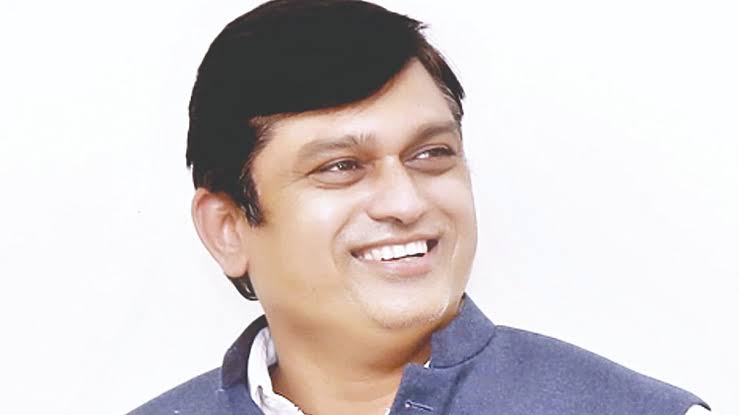 कोरेगाव-फलटण रस्त्यासाठी २०८ कोटींचा निधी कोरेगाव-फलटण रस्त्यासाठी २०८ कोटींचा निधी