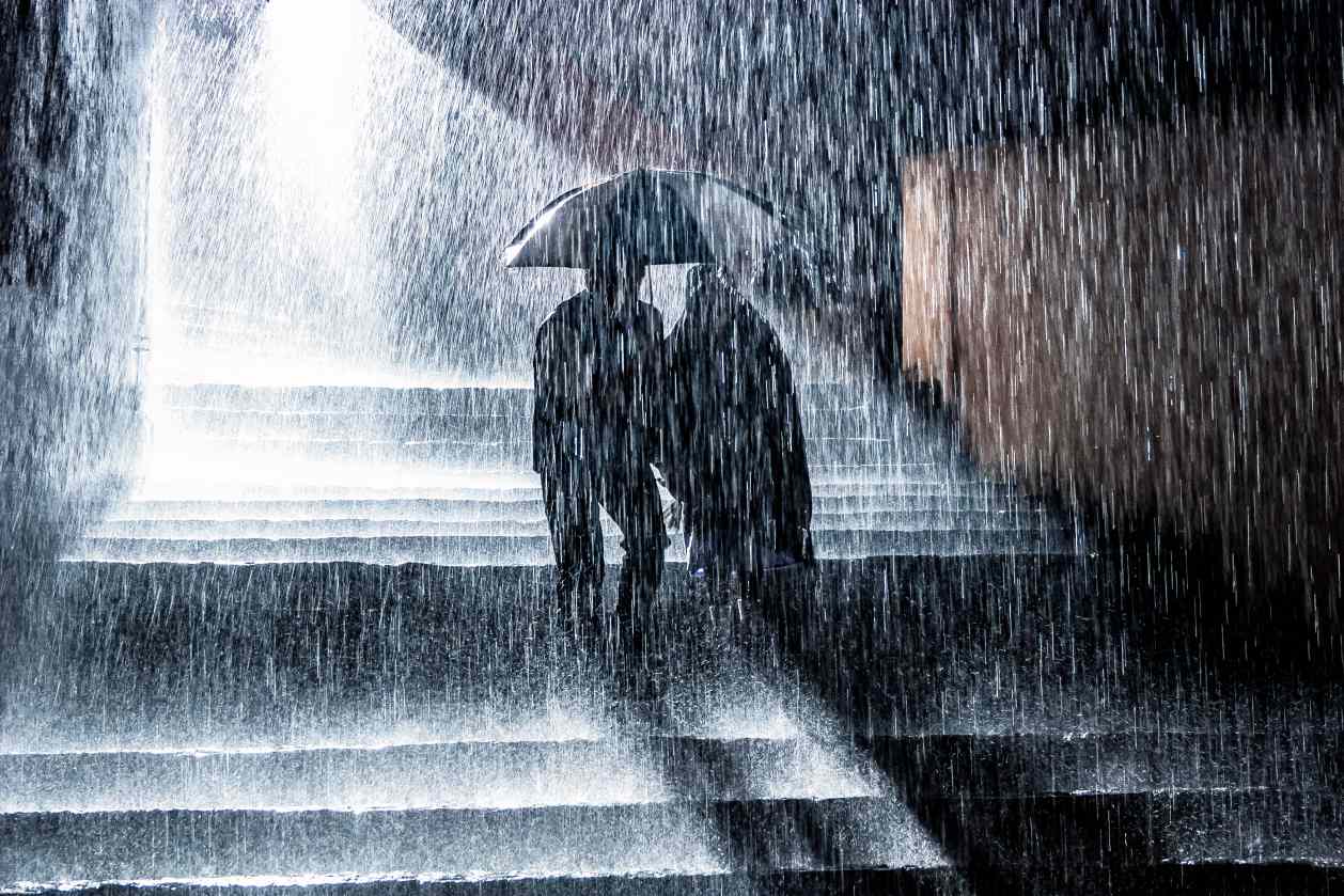 सातारा जिल्ह्यात पावसाचा कहर; महाबळेश्वरात पूल कोसळला सातारा जिल्ह्यात पावसाचा कहर; महाबळेश्वरात पूल कोसळला